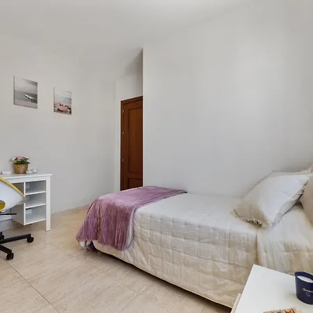 Casa Conchita. Relax, Diversion Y Playa. Playa Honda (Lanzarote)