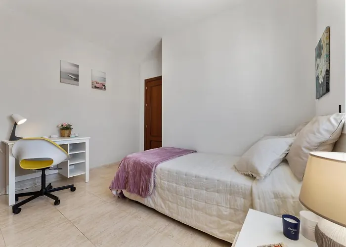 Casa Conchita. Relax, Diversion Y Playa. Playa Honda (Lanzarote)